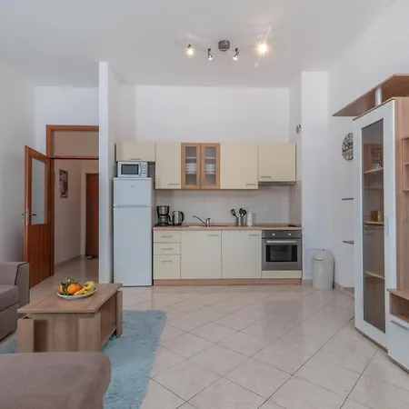 Apartment Amazing 2 Bedroom With A Sea View Trogir