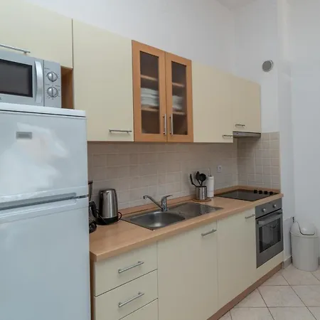 Amazing 2 Bedroom With A Sea View *
