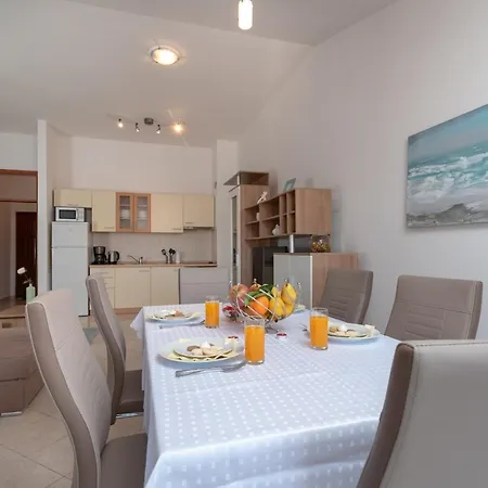 Amazing 2 Bedroom With A Sea View * Trogir