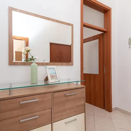 Amazing 2 Bedroom With A Sea View * Trogir